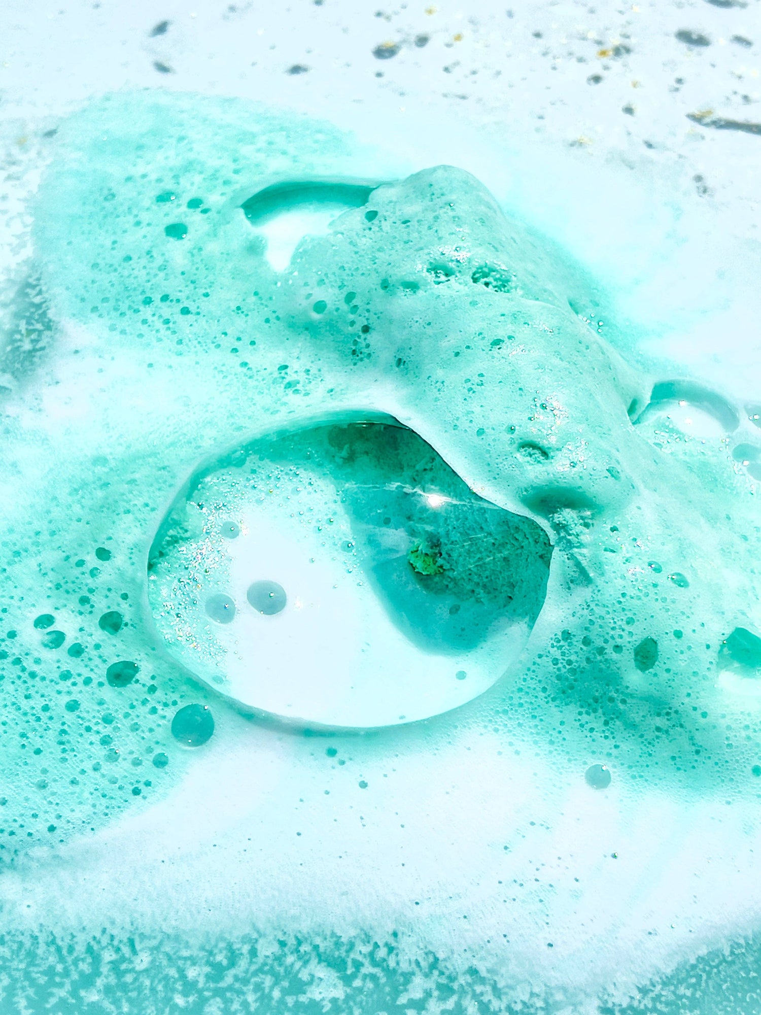 Crystal Bath Bomb - Aquamarine - Lemongrass - BLOOMHAUS MELBOURNE