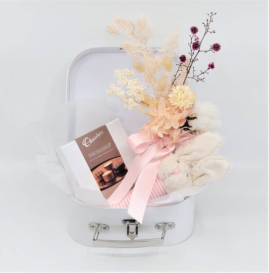 Bebe -PInk or Blue Baby Hamper