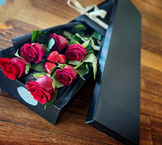 BLOOMHAUS MELBOURNE Romance Rose Gift Box